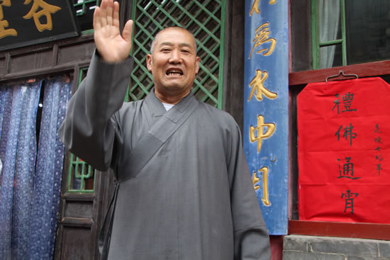 ���ʦ���Լ����е�λ���ܶȻ���Χ���ŷ����