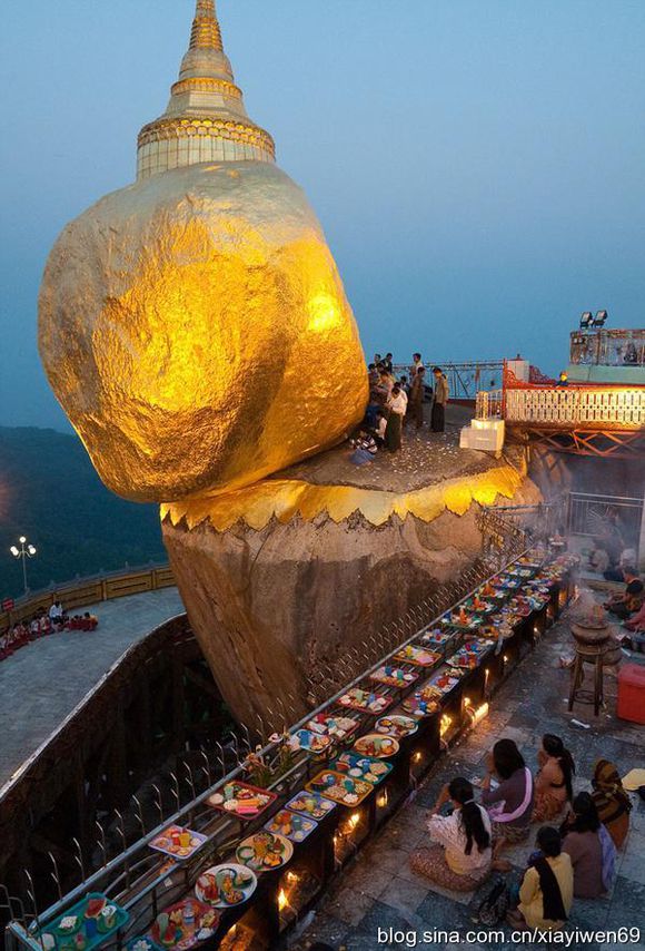 悬空佛塔矗立崖壁数百年女人只能远望禁止碰触 悬空佛塔矗立崖壁数百年女人只能远望禁止碰触