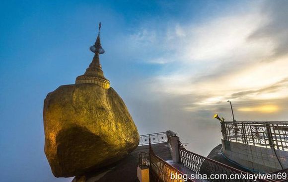 悬空佛塔矗立崖壁数百年女人只能远望禁止碰触 悬空佛塔矗立崖壁数百年女人只能远望禁止碰触