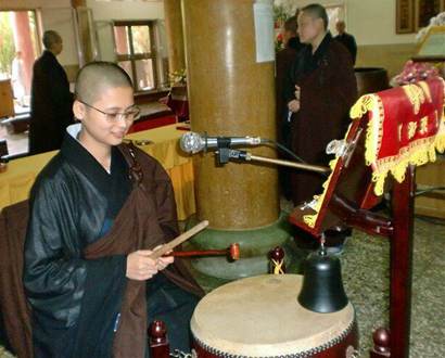 罕见:广东一家三姐妹先后出家_两个做住持 罕见:广东一家三姐妹先后出家_两个做住持