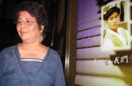 ������һ����̳���ǣ����ҩ����Ӣ�����ţ��Ų�ȴ����ĸ�ӻ�һ��