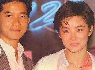 ������һ����̳���ǣ����ҩ����Ӣ�����ţ��Ų�ȴ����ĸ�ӻ�һ��