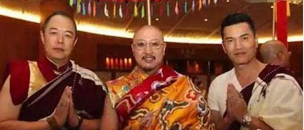 "皇阿玛"张铁林竟成"活佛"?仪式现场曝光 "皇阿玛"张铁林竟成"活佛"?仪式现场曝光