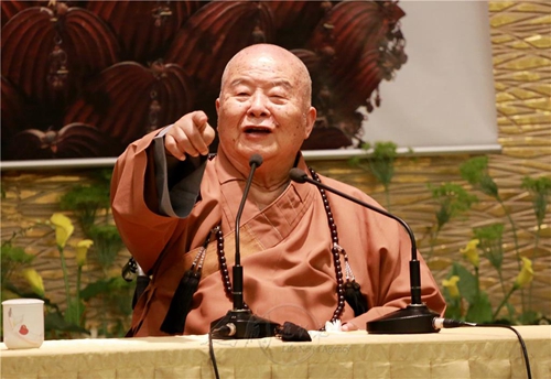 91岁星云大师:我是这样跟疾病战斗了50年(图) 91岁星云大师:我是这样跟疾病战斗了50年(图)