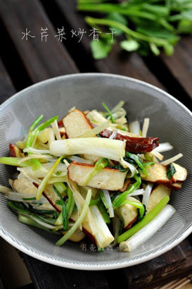 水芹菜炒香干_享受初夏的清香 水芹菜炒香干_享受初夏的清香