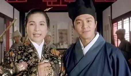 ������Ӱ��֣���壺ÿ�ܳ�һ������վ�����ÿ�곭һ�����زؾ���